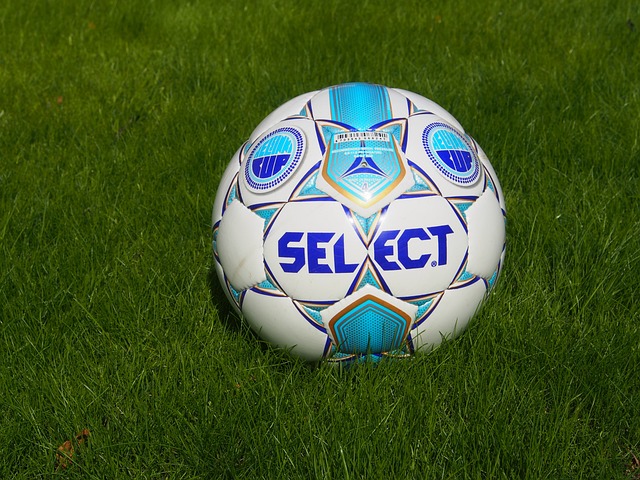 东队以主场 东队以主场